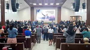 IEADARI — Igreja Evangélica Assembleia de Deus de Ariquemes, congregação reunida durante culto